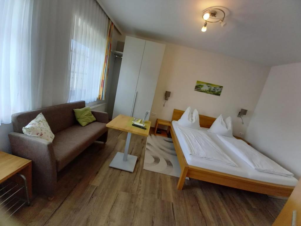 Bed and Breakfast Weingut Gastehaus Palkowitsch Illmitz Exterior foto